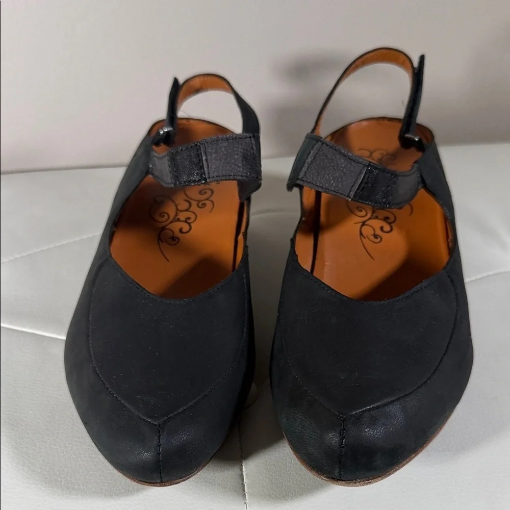 Think! Black Slingback Heels